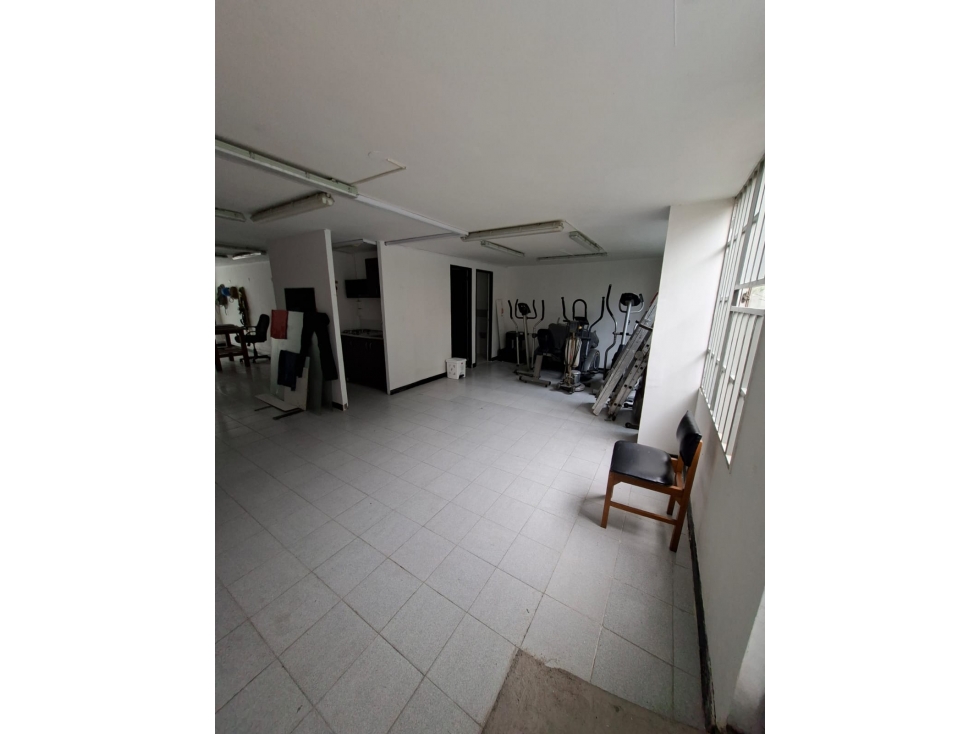 se arrienda local comercial en laureles — foto 4