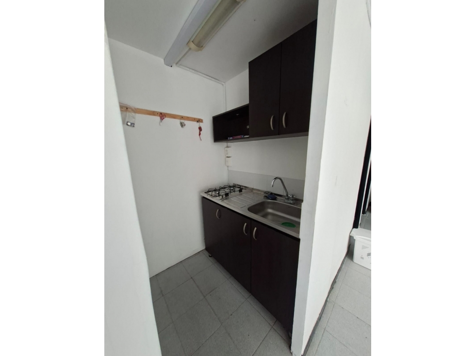 se arrienda local comercial en laureles — foto 5