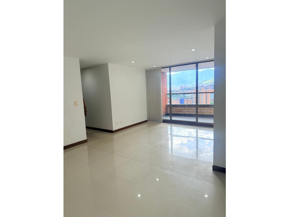 Se Arrienda Apartamento en el Poblado Medellín — foto 2