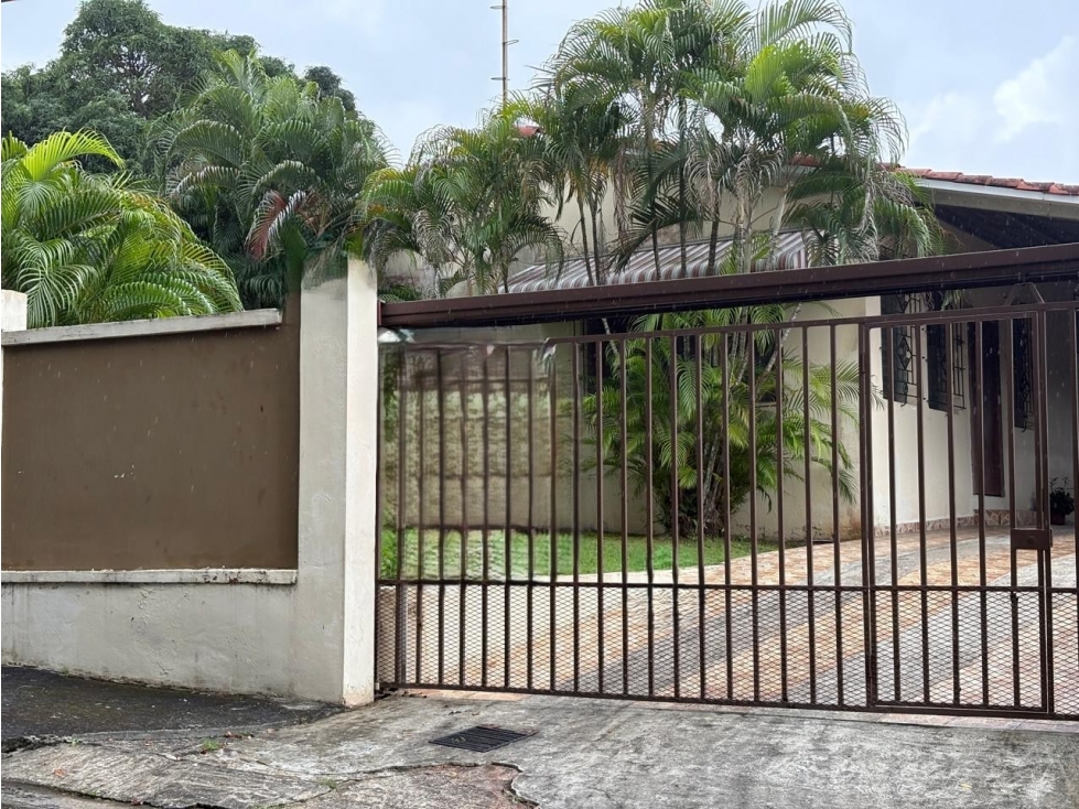 Venta de casa en Miraflores Betania