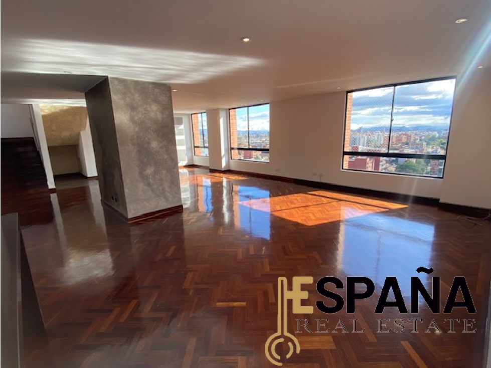 Se vende Penthouse duplex en Bella Suiza