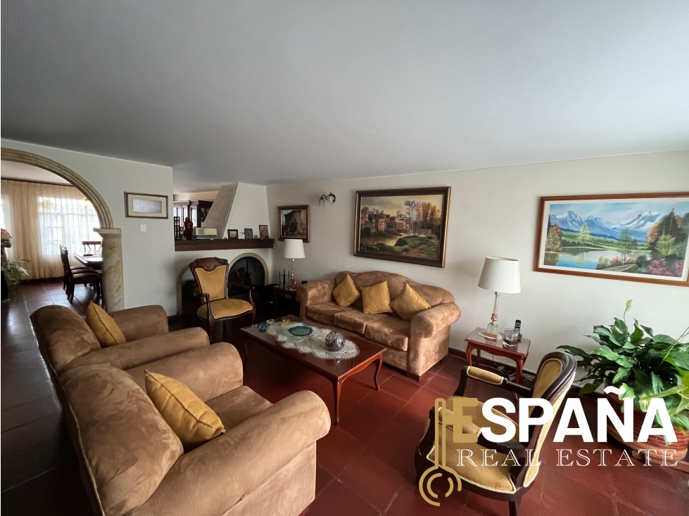 Se vende Casa en Contador zona verde en patio