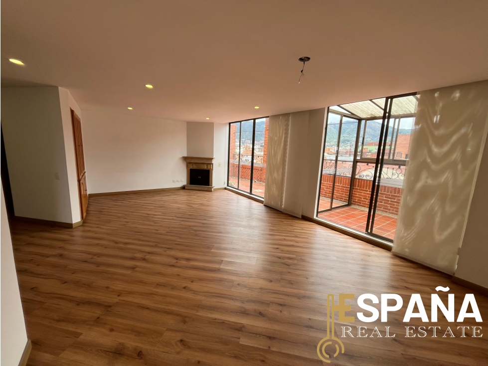 Se vende apartamento duplex invertido en Rincon del Chico