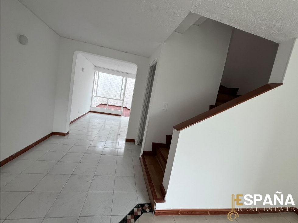 Se vende casa en Modelia conjunto cerrado