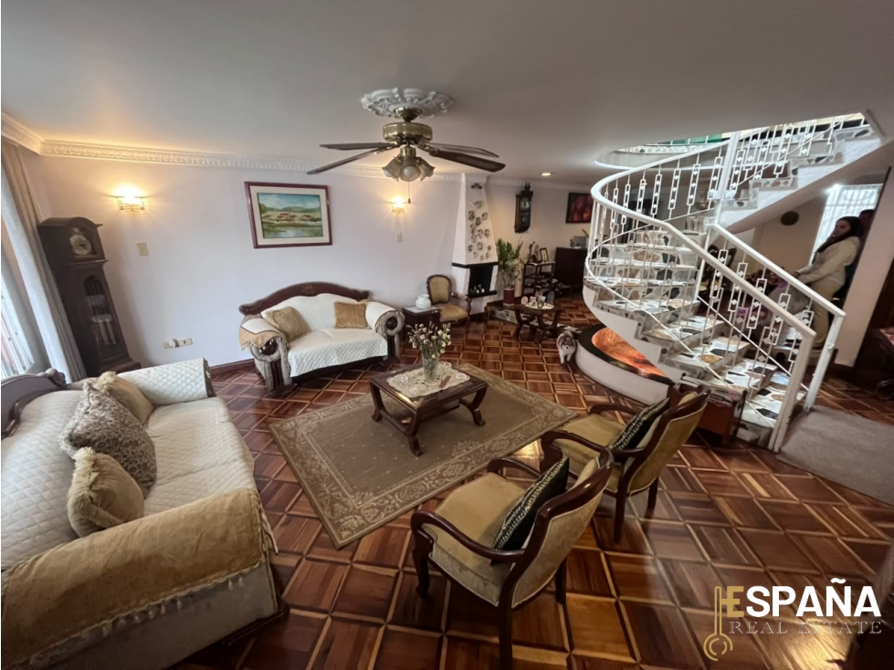 Se vende casa en Morato 4H - 5B dos niveles