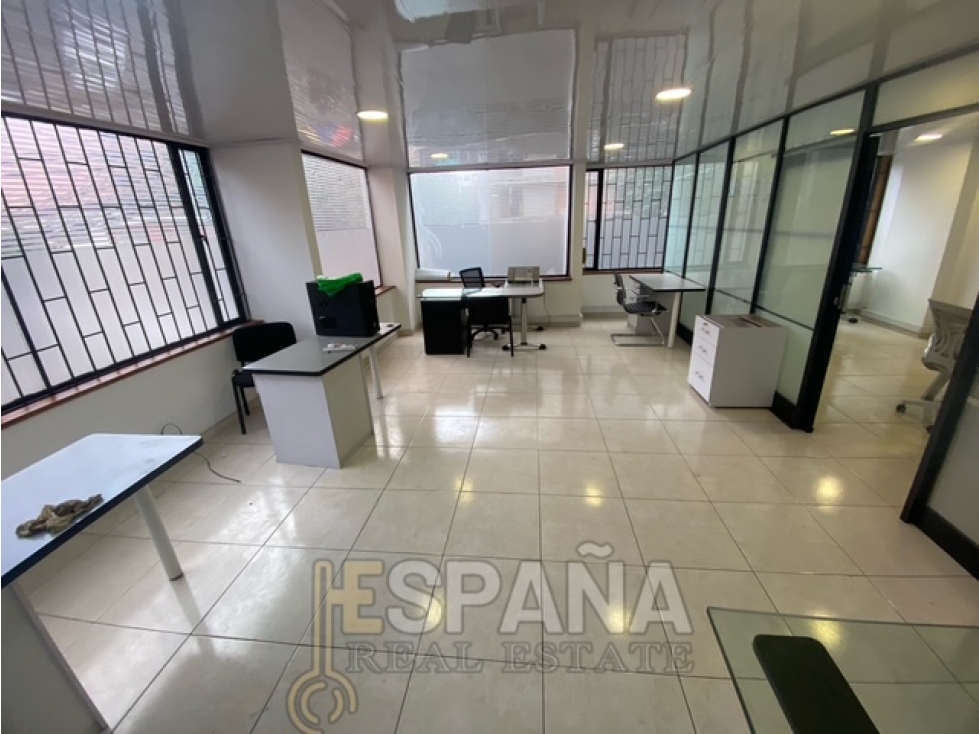 Se arrienda oficina en el Lago