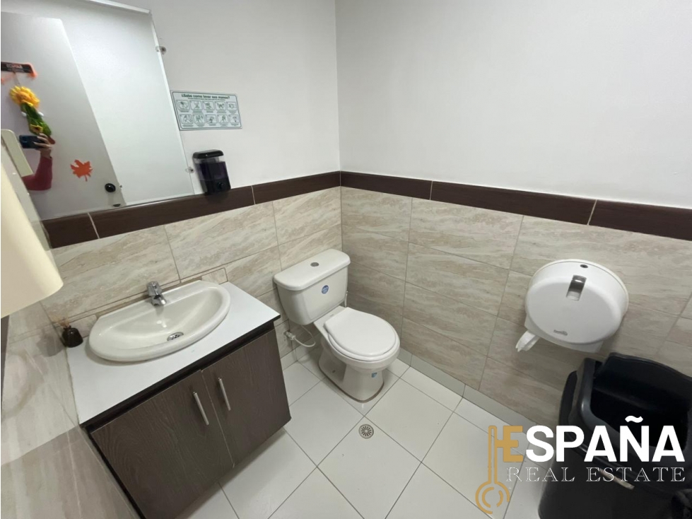 Se vende casa cerca a Cedritos adecuado para salón de belleza — foto 2