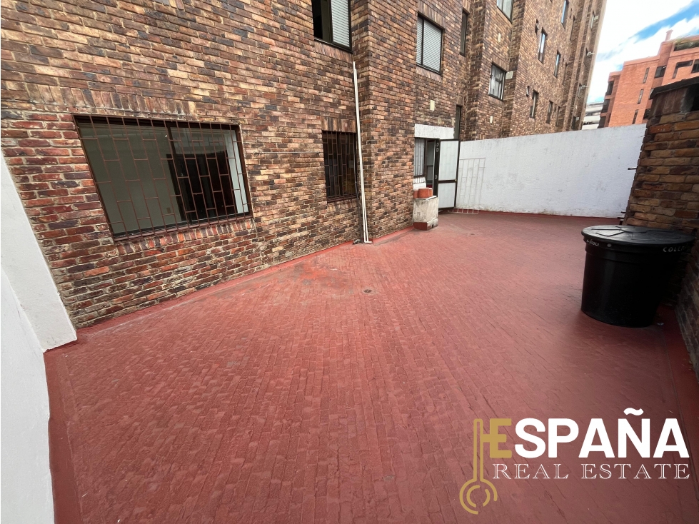 Se vende apartamento en la Calleja con terraza uso exclusivo — foto 2