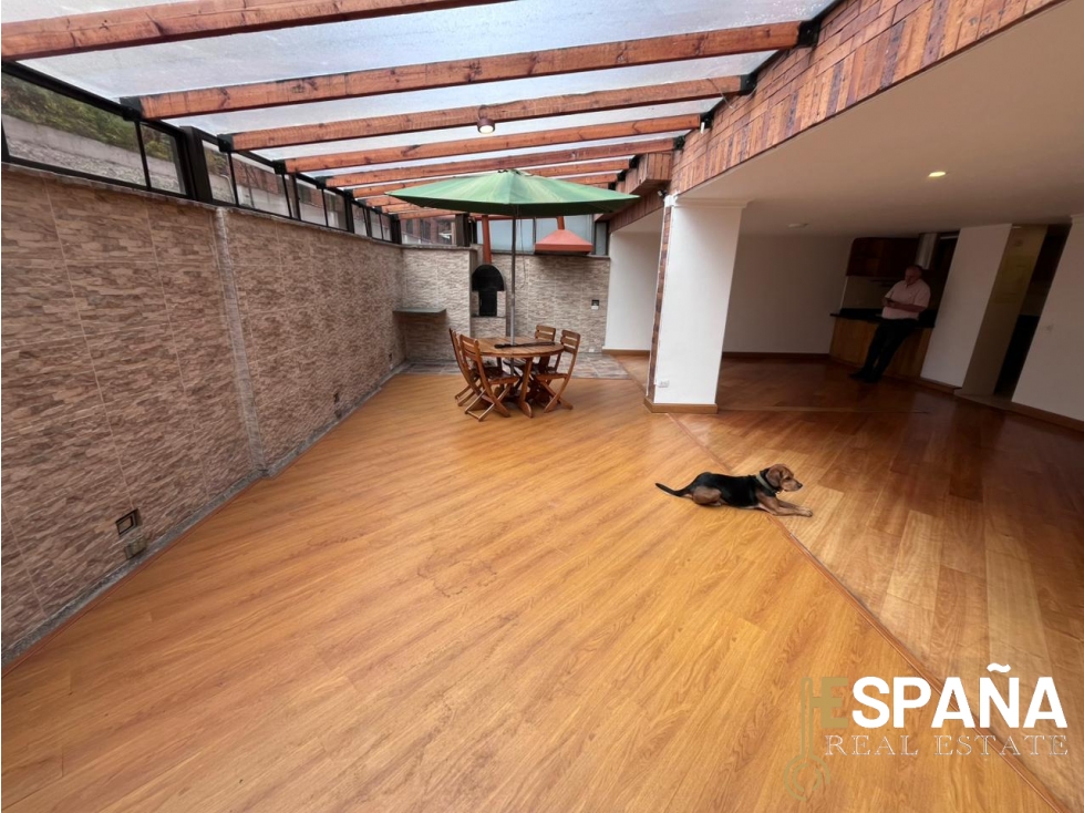 Se vende apartamento en La Carolina con amplia terraza privada — foto 2