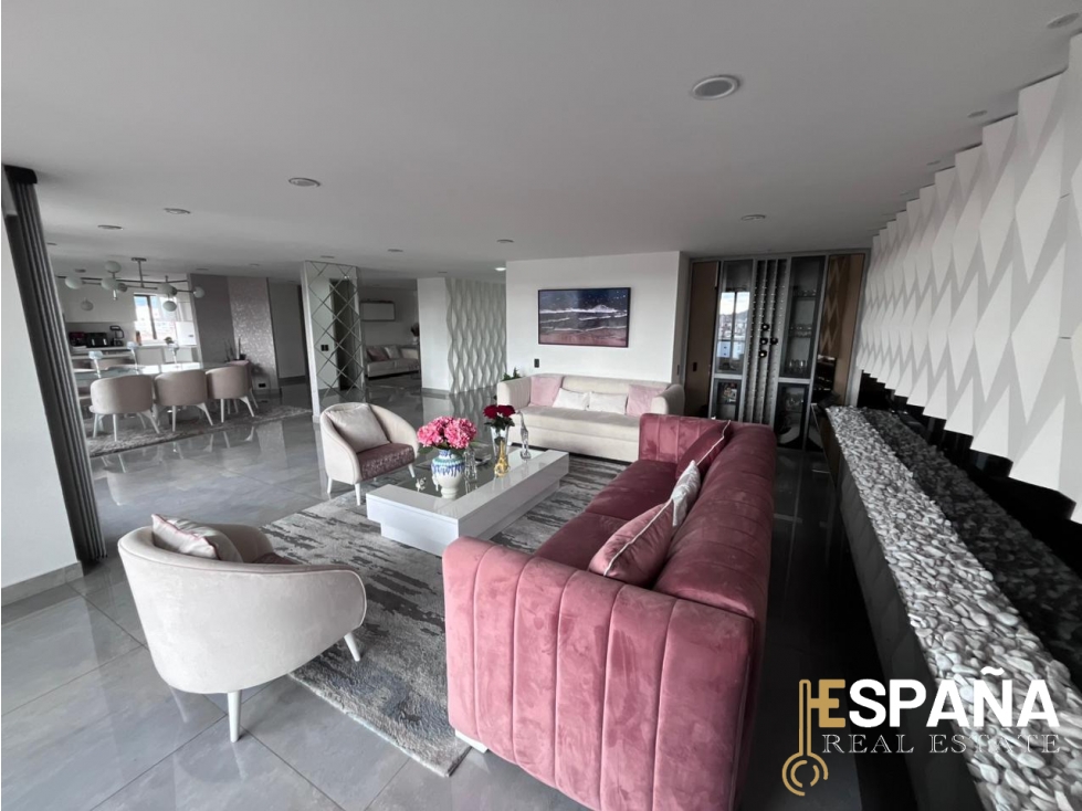 Se vende penthouse en la Calleja clubhouse y 4 garajes independientes — foto 2