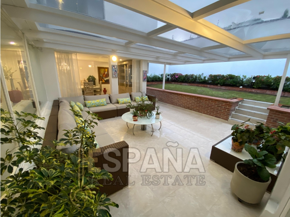 Se vende casa en Niza