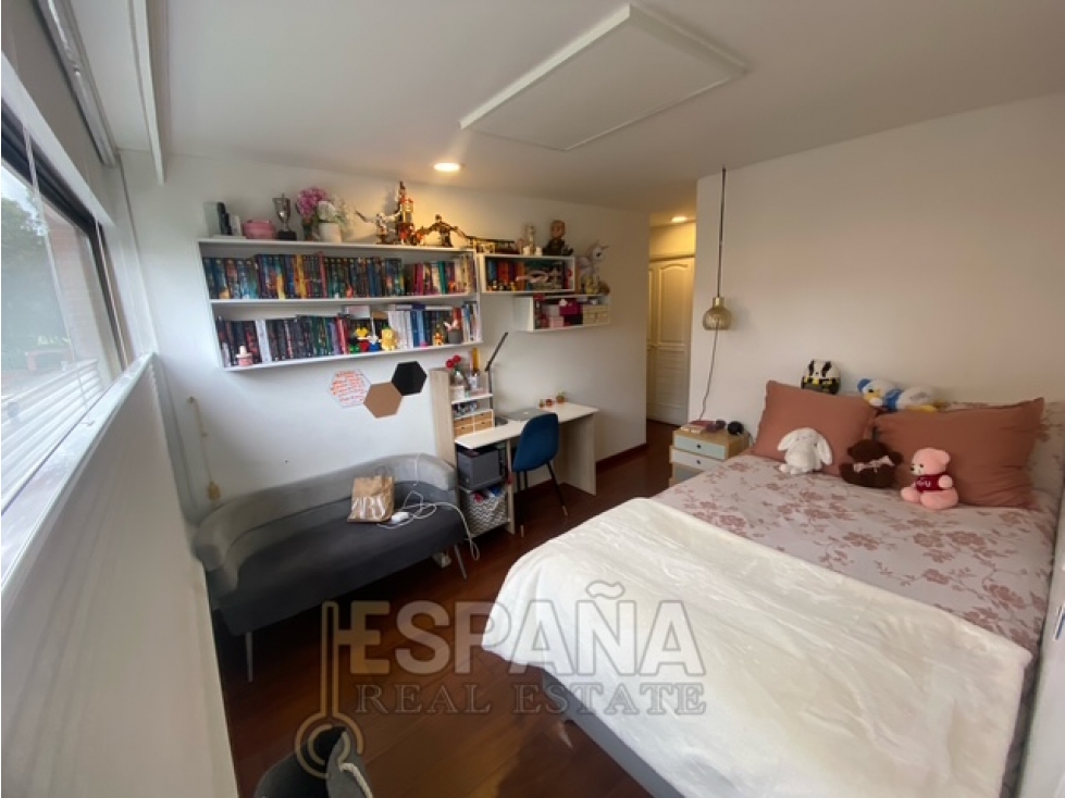 Se vende apartamento en La Calleja 143 m2 — foto 3