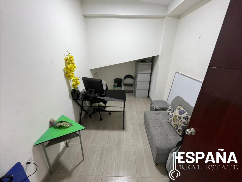 Se vende casa adecuada para consultorios - 3
