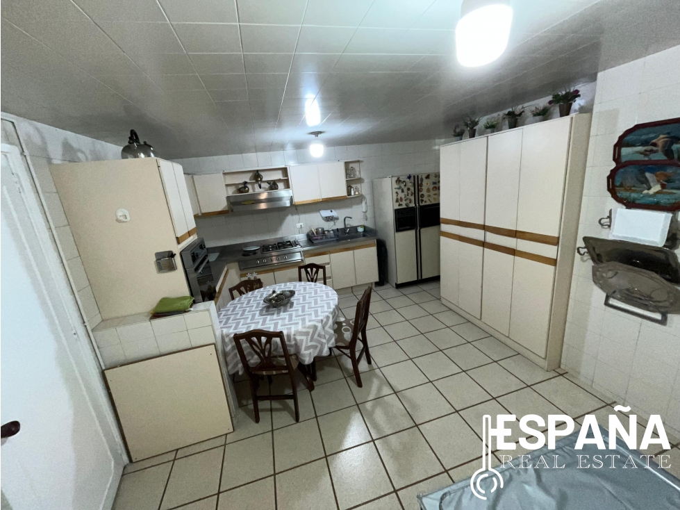Se vende apartamento en Chico primer piso — foto 3