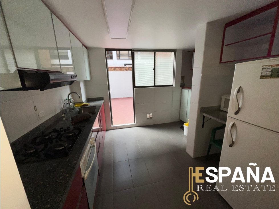 Se vende apartamento en la Calleja con terraza uso exclusivo — foto 3