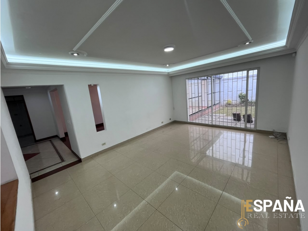 Se vende espectacular casa en Alhambra - oportunidad — foto 3