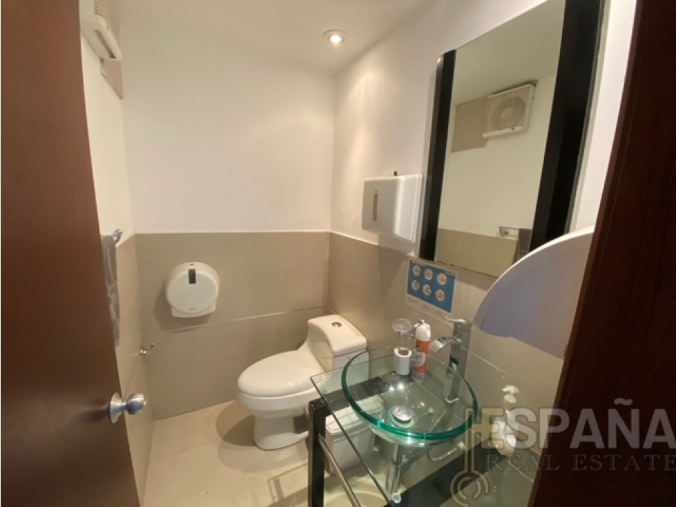 Casa adecuada con oficinas en arriendo — foto 4