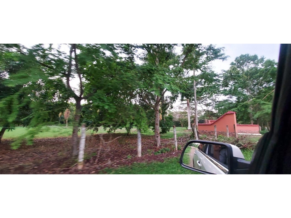 Se vende lote en exclusivo conjunto en Pompeya (vía a Puerto Lopez) - 4
