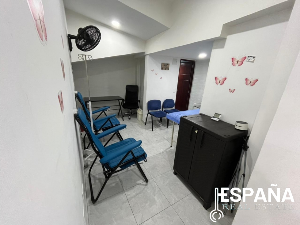Se vende casa adecuada para consultorios - 4