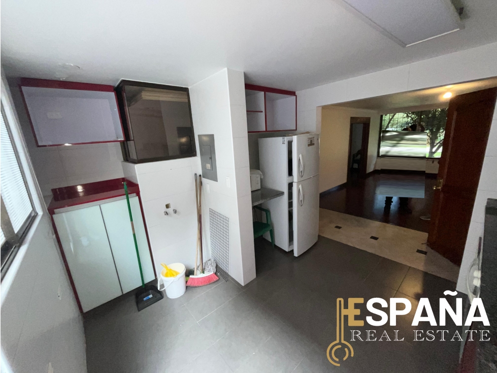 Se vende apartamento en la Calleja con terraza uso exclusivo — foto 4