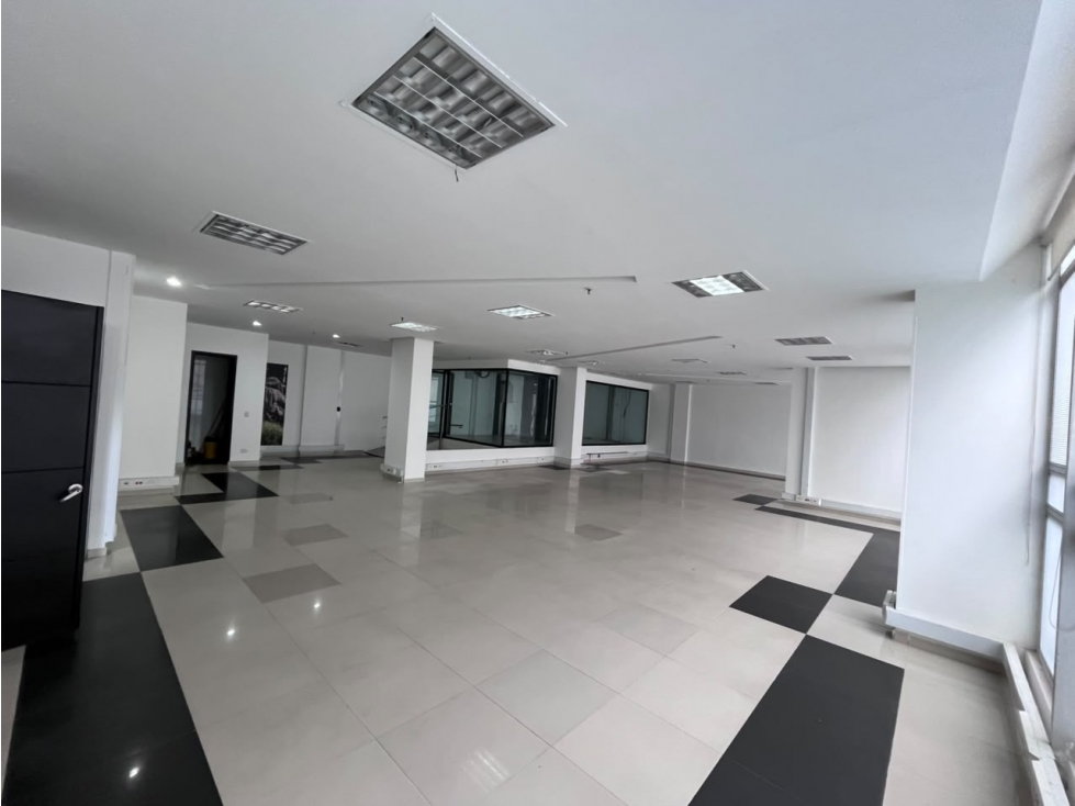 Se vende edificio comercial en Chico - 2