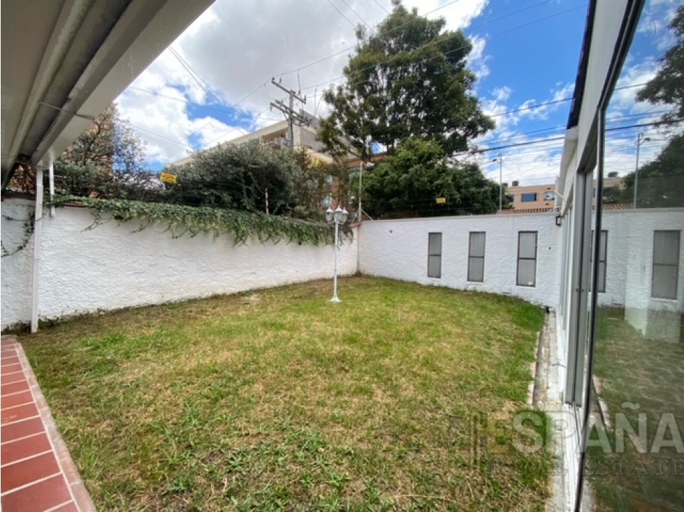 Casa adecuada con oficinas en arriendo — foto 5