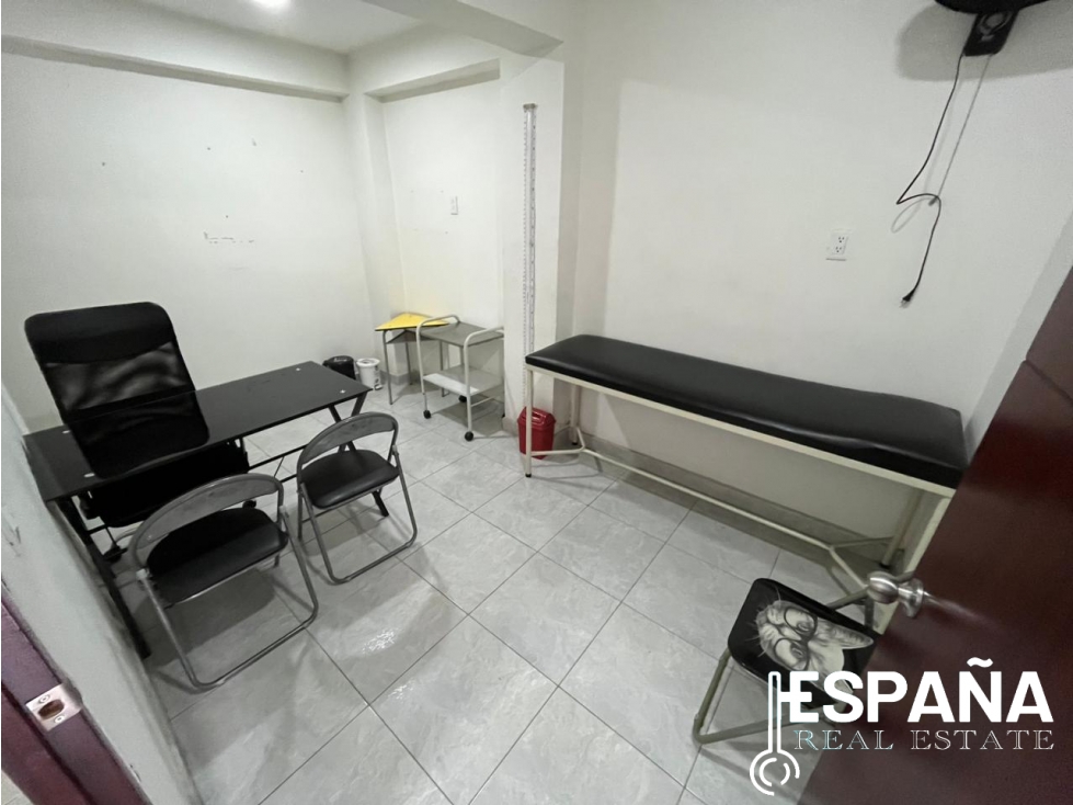Se vende casa adecuada para consultorios - 5