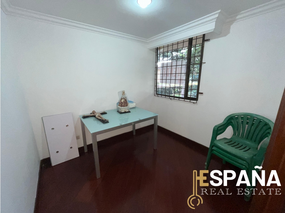 Se vende apartamento en la Calleja con terraza uso exclusivo — foto 6