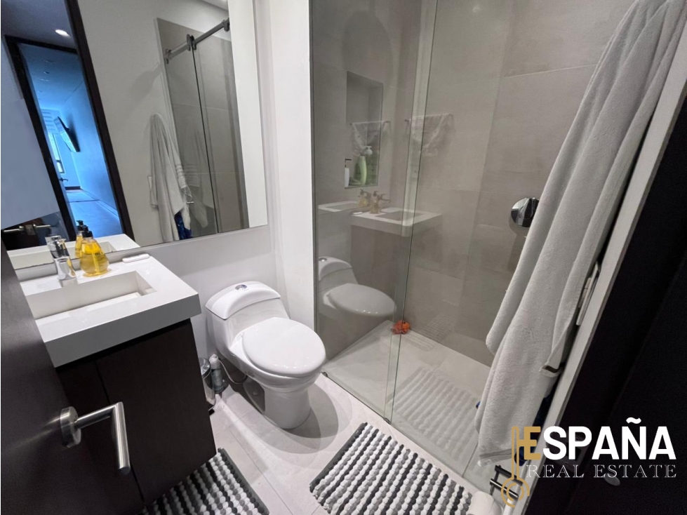 Se vende apartamento en Rosales 4 garajes y ascensor privado — foto 6