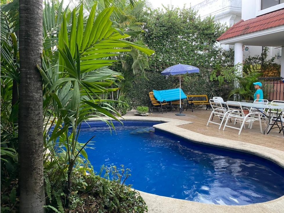 CASA EN VENTA CON HERMOSO PATIO - PUERTO AZUL - 4