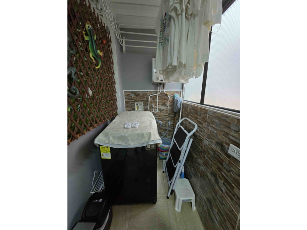 VENTA APARTAMENTO SECTOR ALMERIA (NO PARQUEADERO) — foto 3
