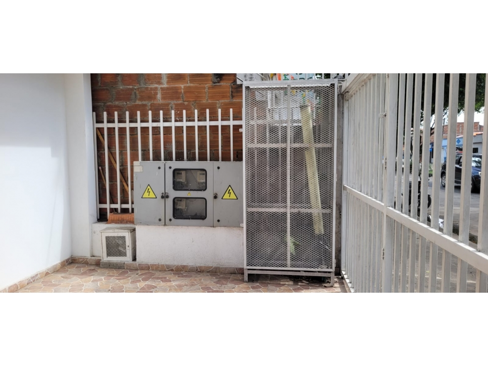 Local comercial en arriendo en La Base, Cali 3 pisos para empresa — foto 4