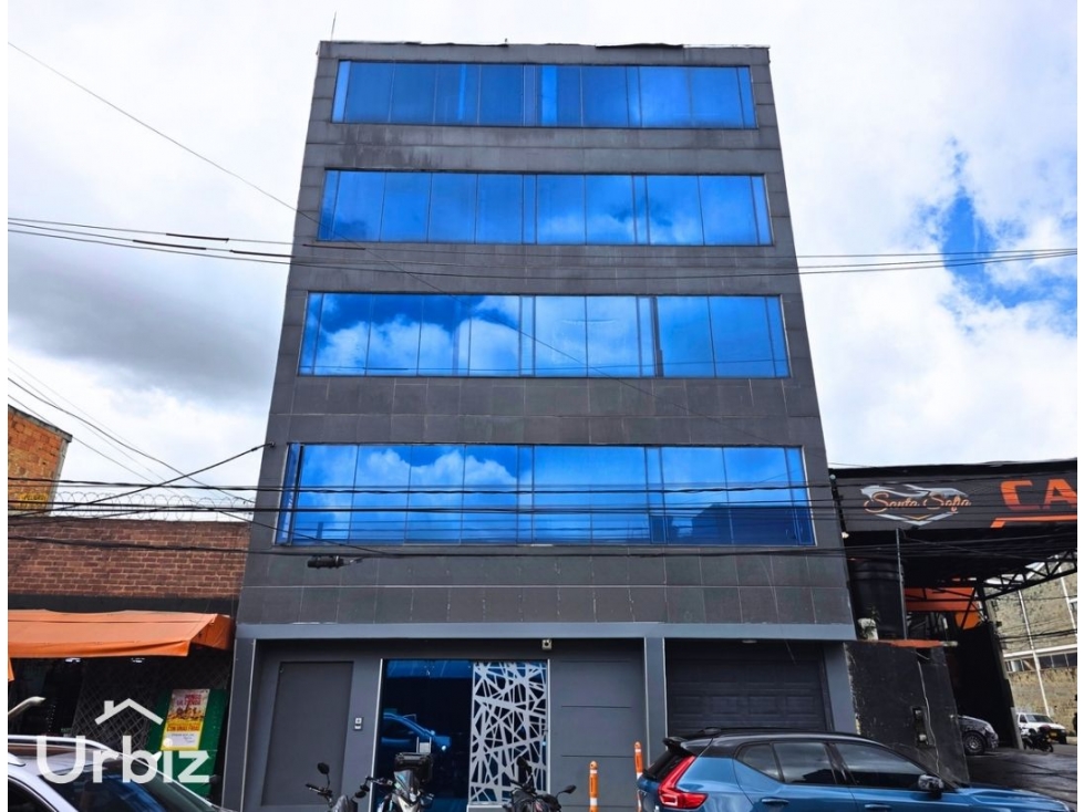 Vendo / Arriendo Edificio de 5 pisos de 1080 m² en Barrios Unidos
