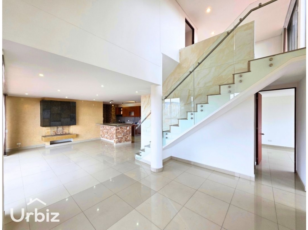 Vendo Apartamento de 170 m² con 2 terrazas y 2 balcones en Colina — foto 2
