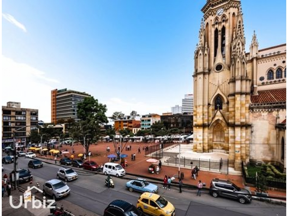 Se Vende Rentando Pasaje Comercial con Acla + locales frente a Lourdes — foto 2