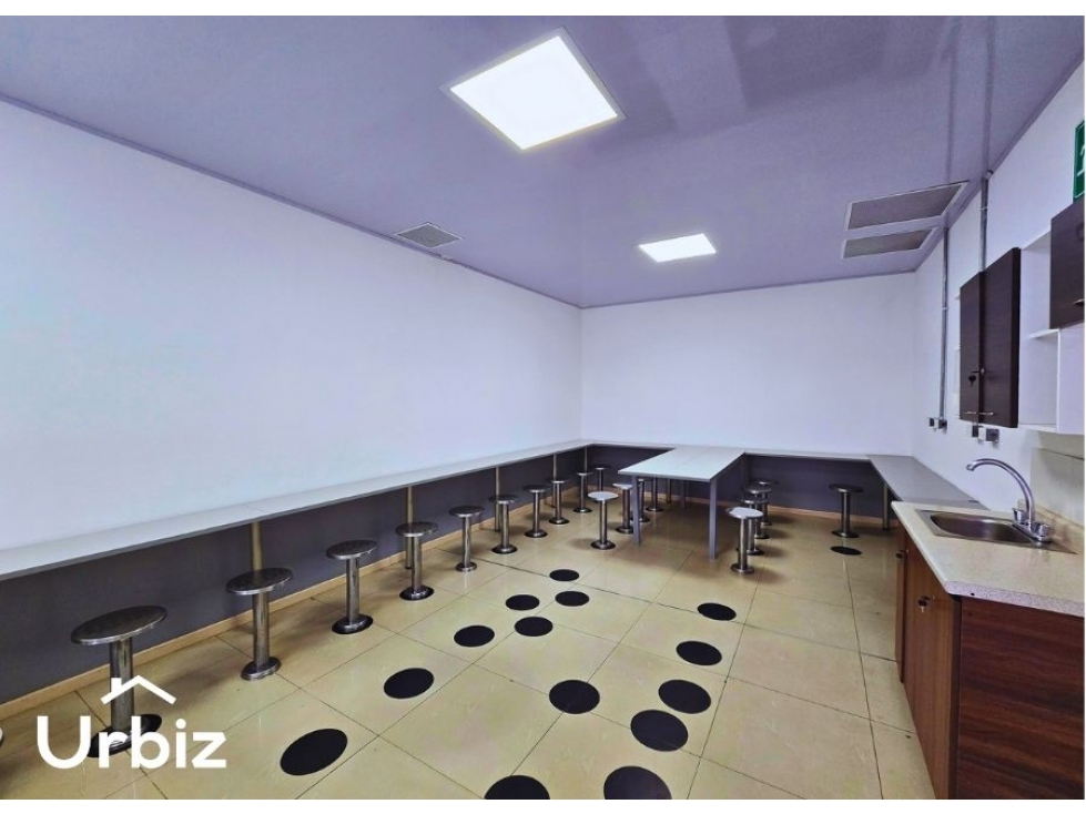 Arriendo Oficina En Obra Blanca de 1517 m² en Floresta — foto 2