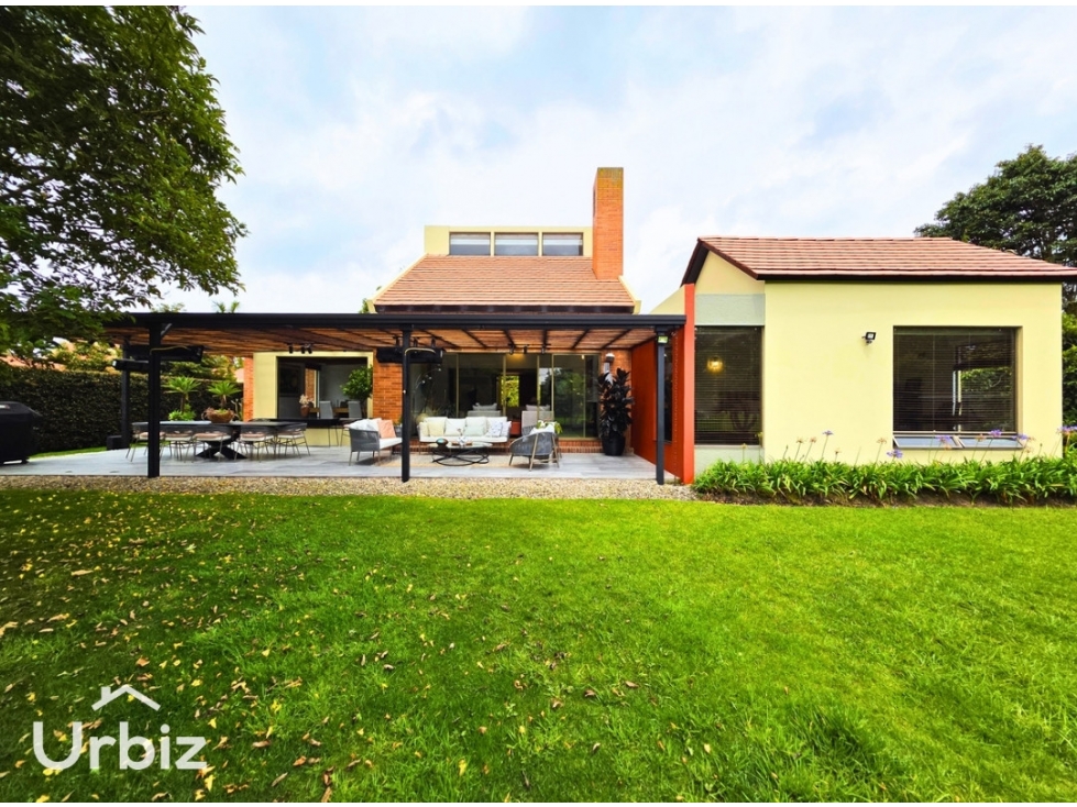 Vendo Casa en San Sebastian de 320 m² en lote de 1450 m²