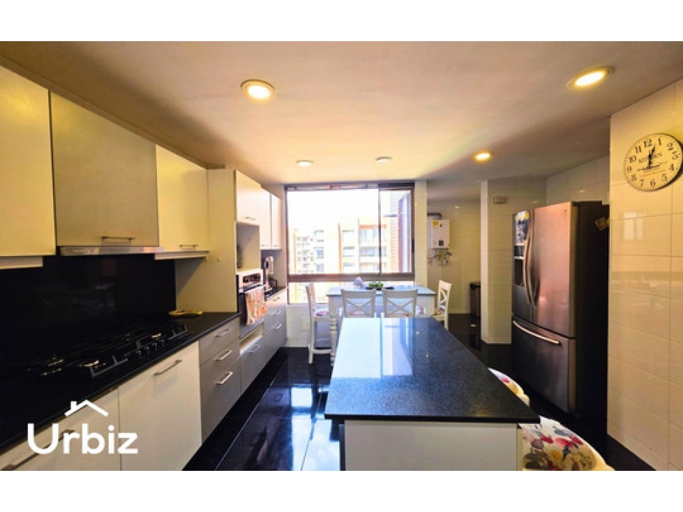 Vendo Apartamento de 181 m² con Balcón en Club House en Colina — foto 6