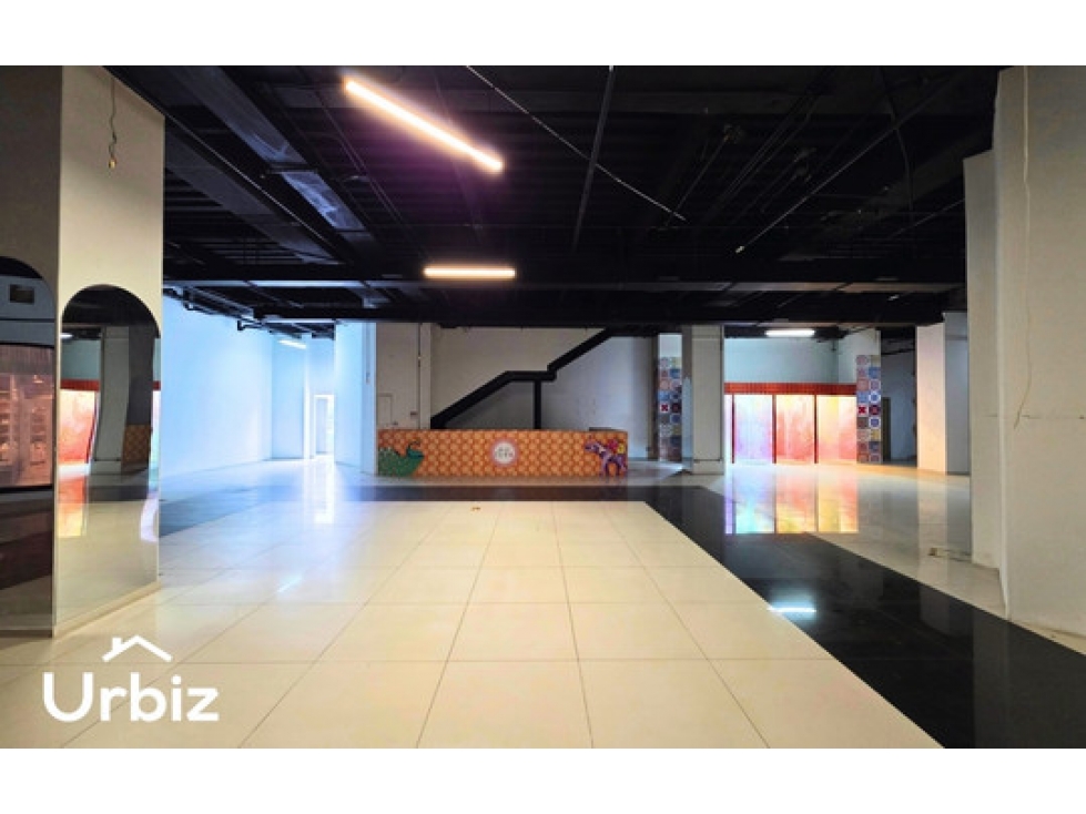 Local de 328 m² en 1er Piso Zona Met Centro Comercial Santa Fé — foto 2