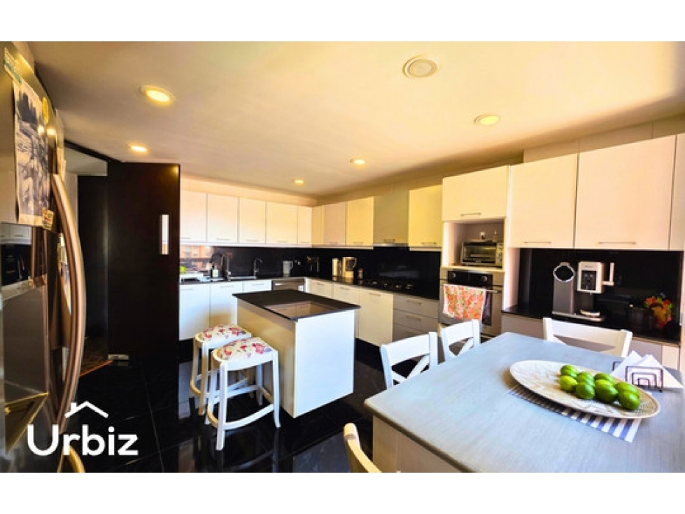 Vendo Apartamento de 181 m² con Balcón en Club House en Colina — foto 4