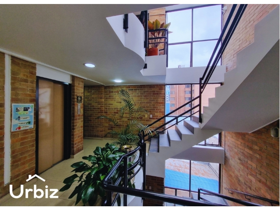 Oficina en Arriendo en Barrio El Lago sobre Carrera 15 con 74 de 17 m² — foto 3