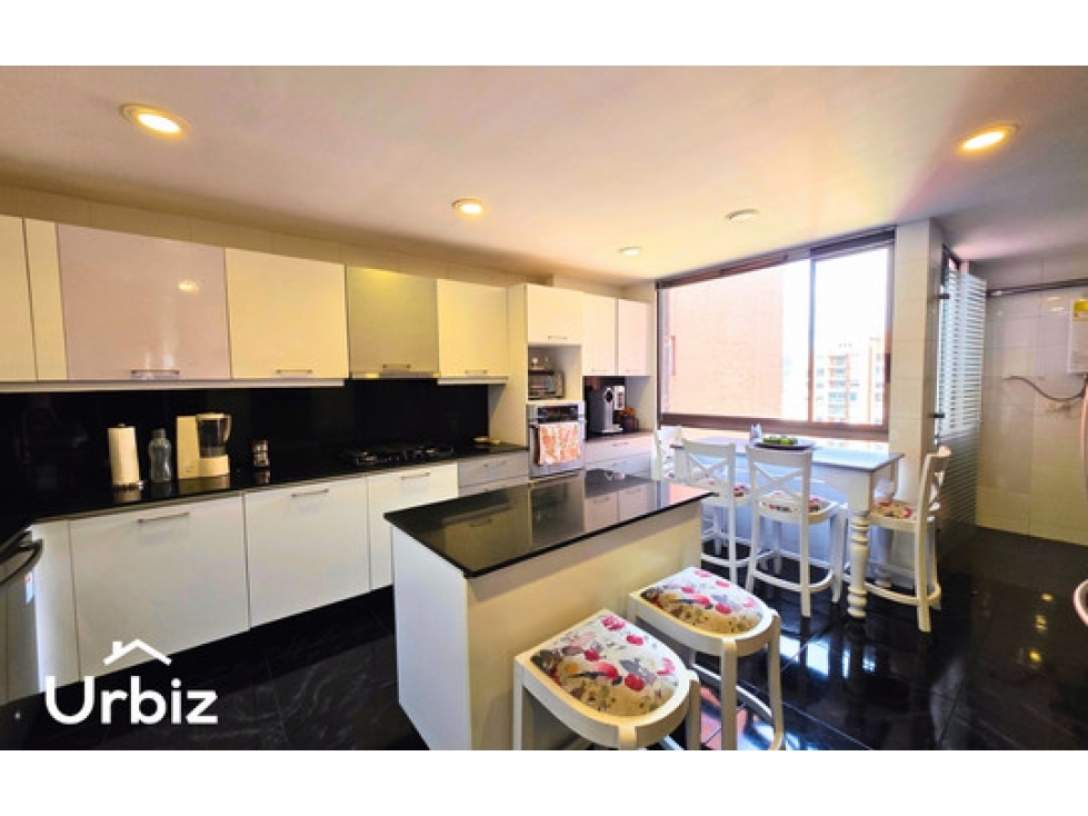 Vendo Apartamento de 181 m² con Balcón en Club House en Colina — foto 5