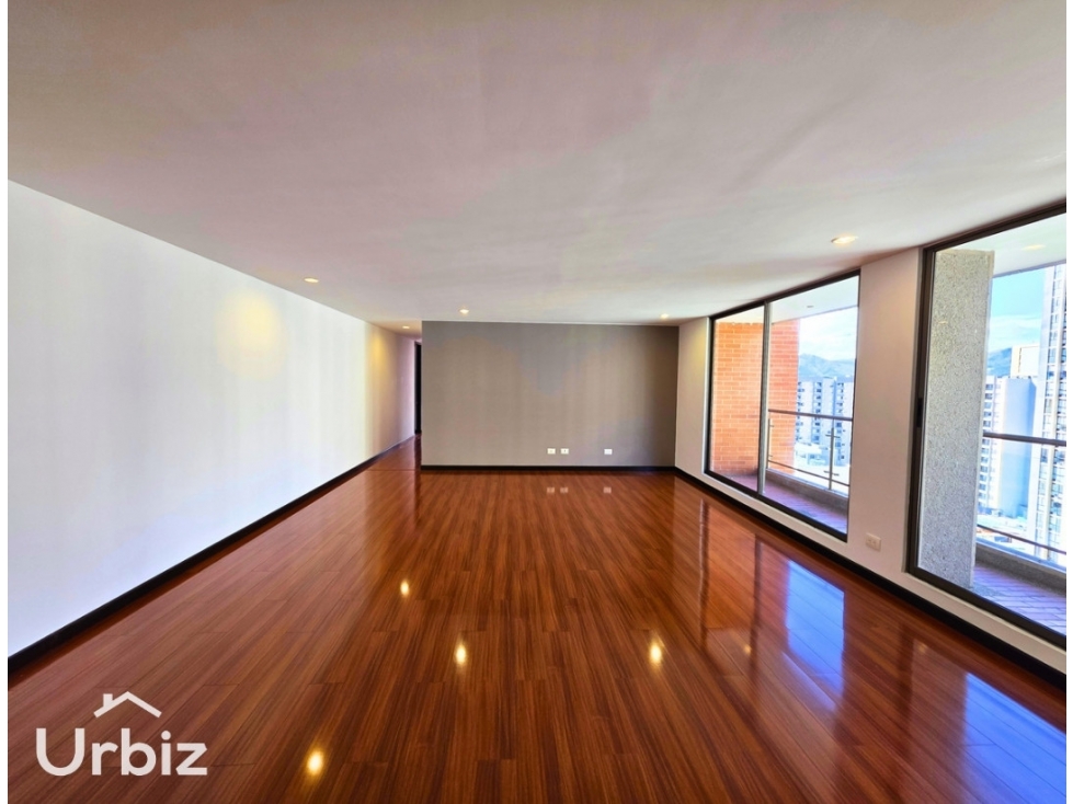 Vendo Apartamento de 181 m² en Club House en Colina — foto 5