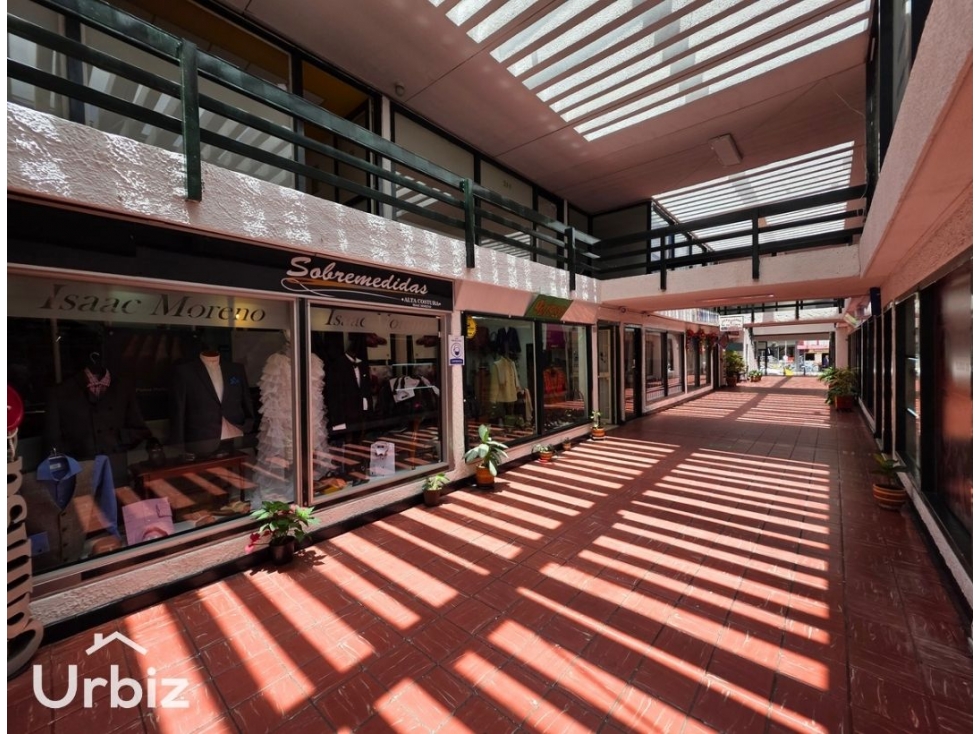 Se Vende Rentando Pasaje Comercial con Acla + locales frente a Lourdes — foto 6