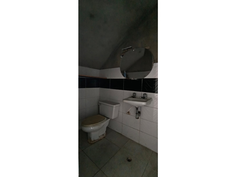 BODEGA COMERCIAL EN ARRIENDO