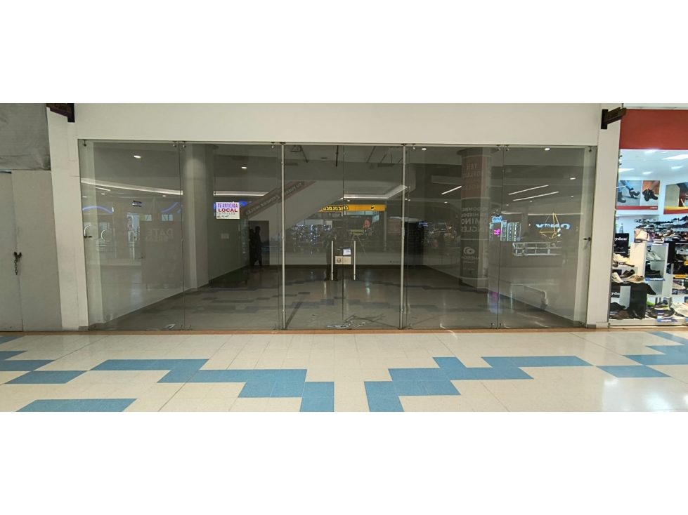 Espectacular Local en Centro Comercial