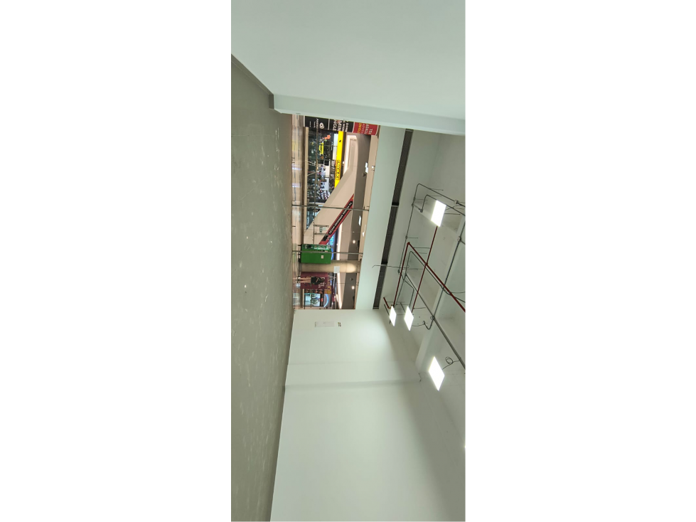Espectacular Local en Centro Comercial — foto 6