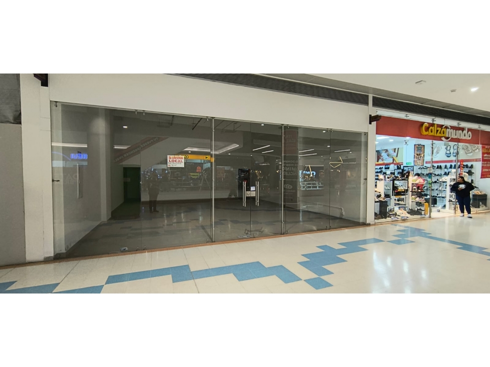 Espectacular Local en Centro Comercial — foto 2