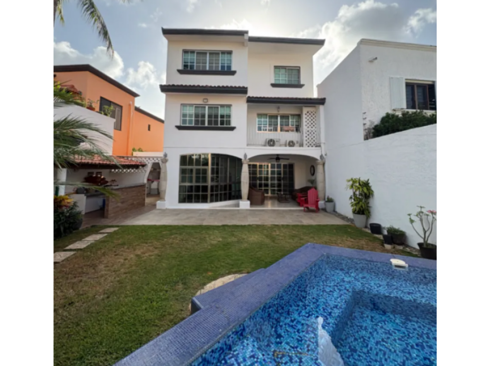 CASA EN VENTA EN EL CENTRO DE CANCÚN - SM 44 - 1