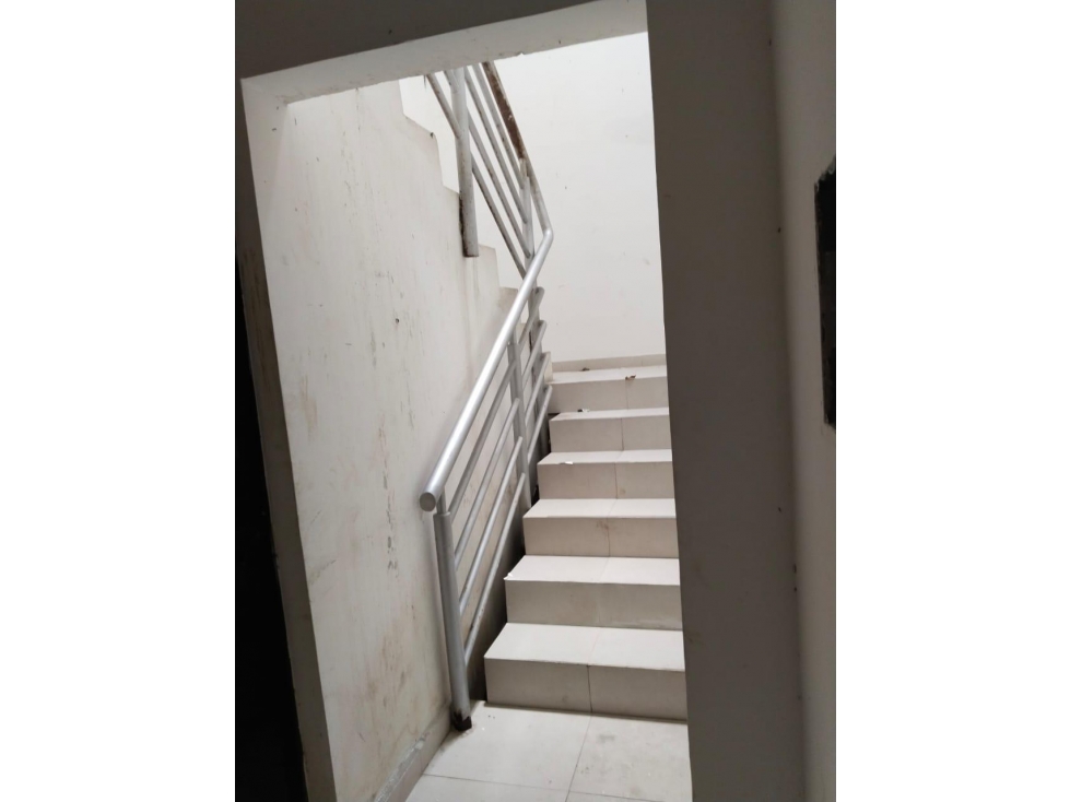 terreno con construccion comercial calle alcatraces 300m2 cancun - 2